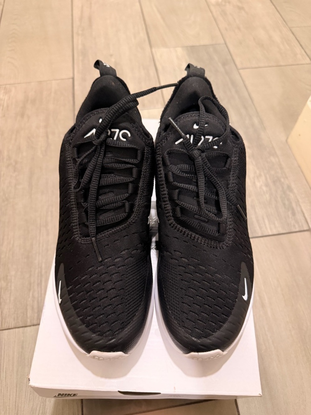 Nike Black and White Air Max 270 Sneakers Women's - Picture 5 of 10